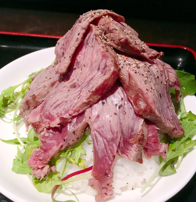 【いい肉の日】東京厨房 三田店の「カイノミレアステーキ丼」が激ウマい!! 今日くらいウマい肉食おうぜ！