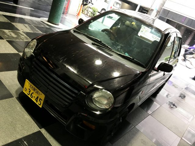 【衝撃】油性マジックだけで全塗装した車を「洗車機」に通してみた結果