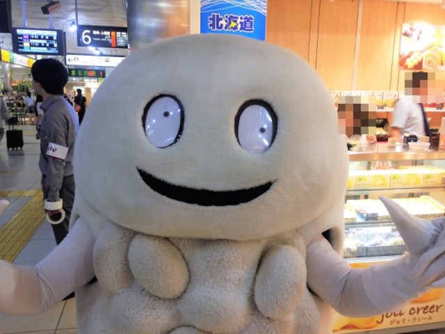 大宮駅で遭遇した巡業中の『ずーしーほっきー』のキモさったらない