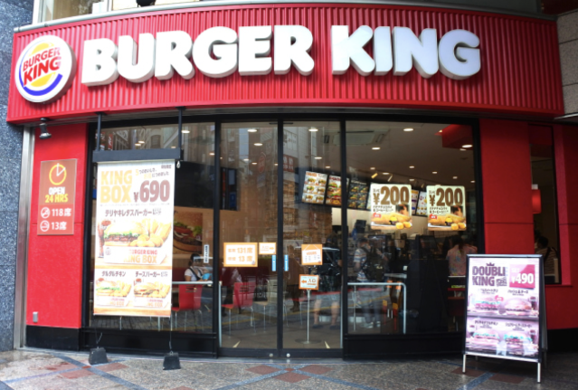 米バーガーキングが「犬用メニュー」を発表して話題 → その後、公式が不可思議なツイートをしてまた話題 → ネット民「犬に乗っ取られたか」