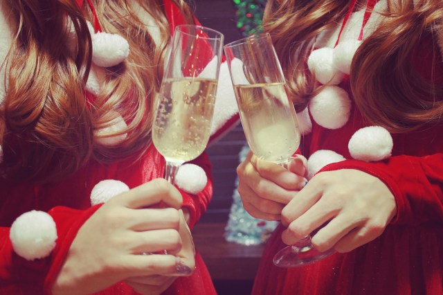 【やったぜ】クリスマスに告白されたら「女性の8割」が受け入れると判明！ しかも「生理的に無理」じゃなきゃ4割がデートしてくれるってよ!!