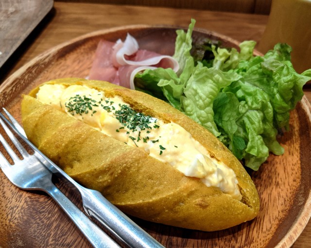 「カルディ」のカフェにモーニングを食べに行ったら、初めてスタバに行った時のことを思い出してしまった……