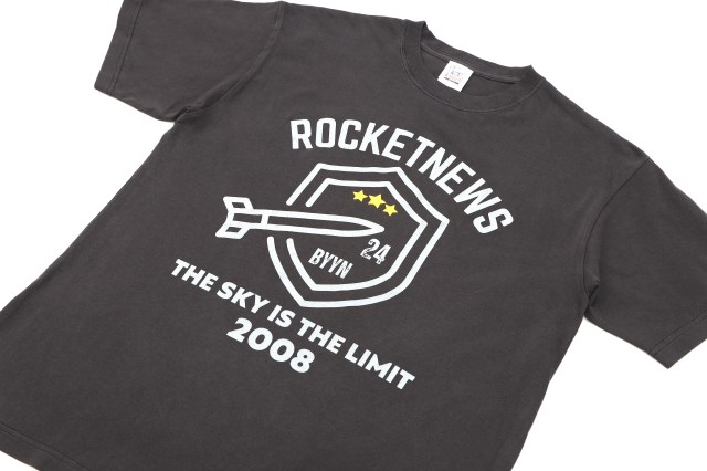 Amazon限定のロケットニュース24公式Tシャツが12月7日（土）まで15%オフ！